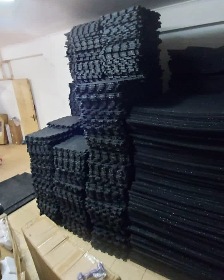 Rubber floor mat (interlocking gym mat .per square ⬛️ metre
